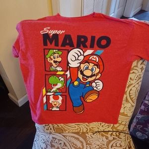Super Mario t shirt (xs)